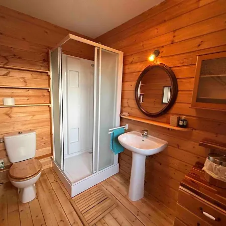 La Farandole, Coastal Family *