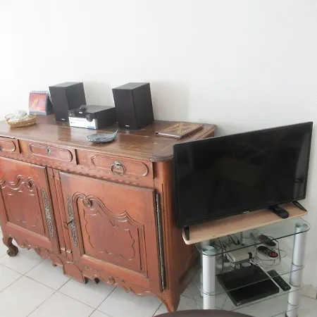 La Farandole, Coastal Family