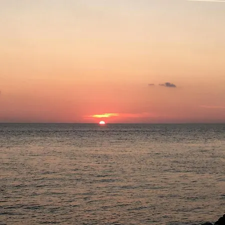 La Farandole, Coastal Family
