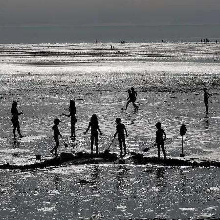 La Farandole, Coastal Family * Agon-Coutainville