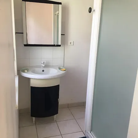 La Farandole, Coastal Family