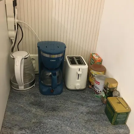 La Farandole, Coastal Family *