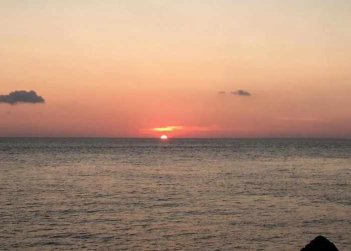 La Farandole, Coastal Family