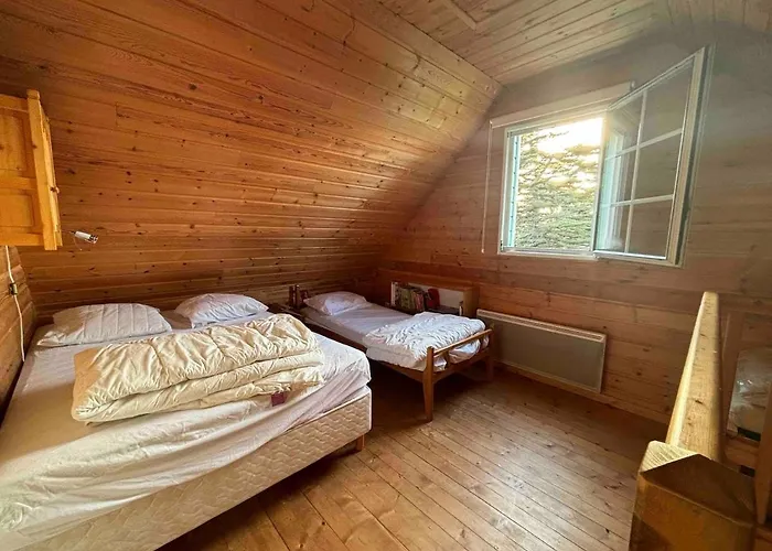 La Farandole, Coastal Family