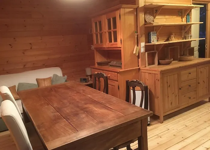 La Farandole, Coastal Family