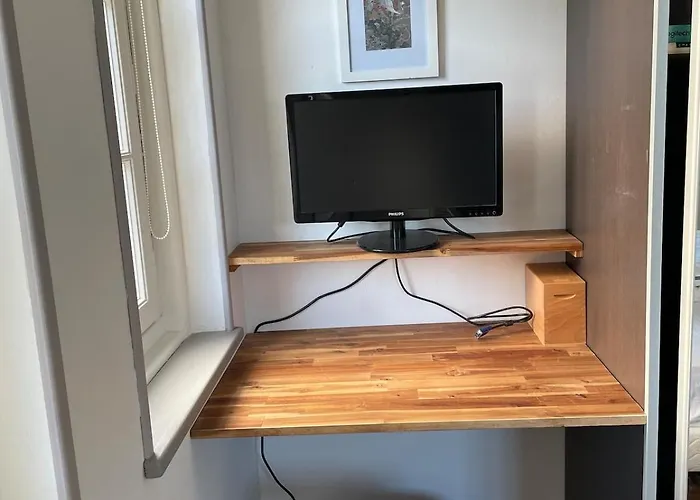 La Farandole, Coastal Family *